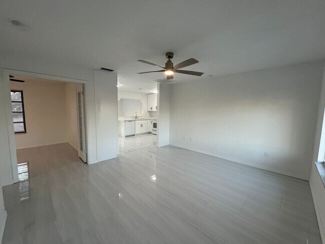 Photo - 18113 Cochran Blvd