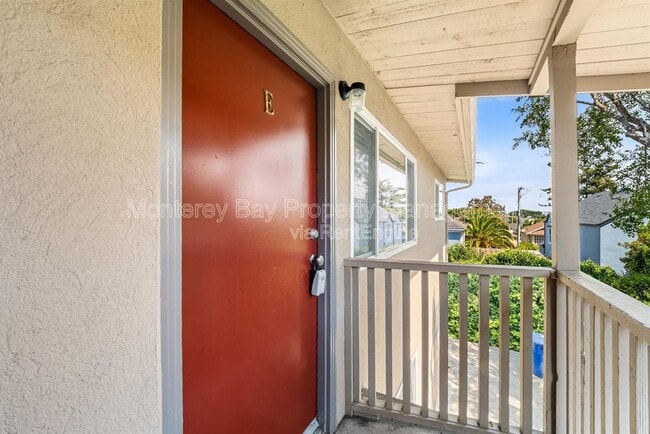 Building Photo - 1113 Fourth Street Unit E