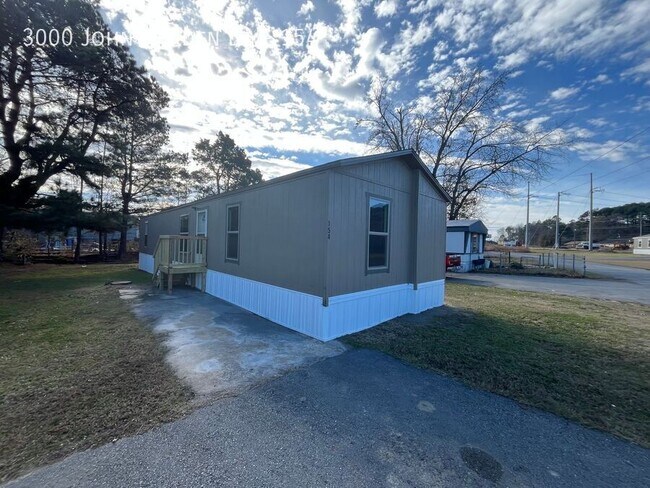 Building Photo - 3000 John Harden Dr