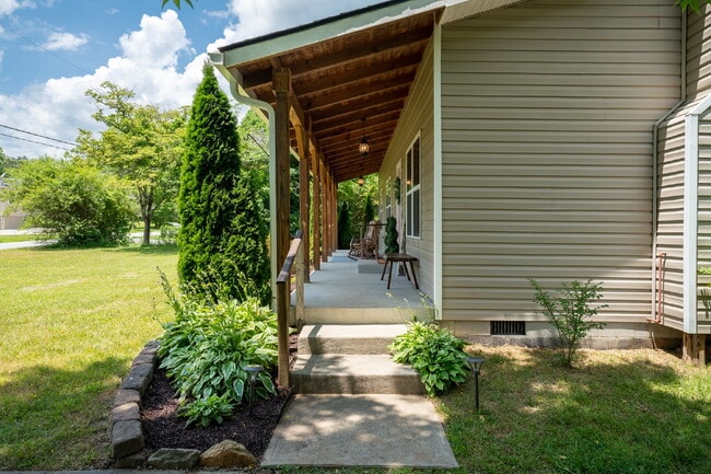 Photo - Mountain Lux Home - Centrally Located in B...