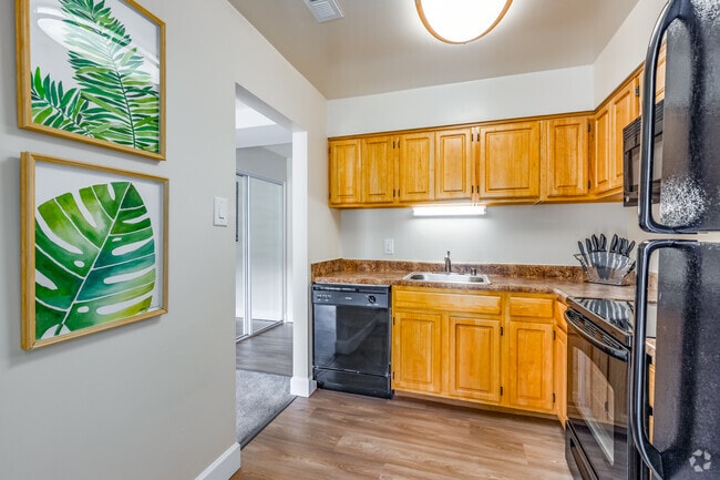 1BR, 1BA - 745SF