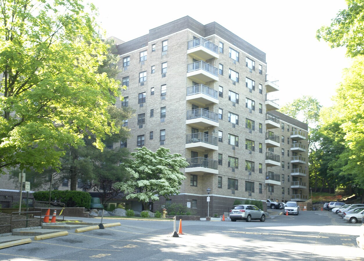 Photo - Tompkins Manor