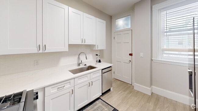 Building Photo - 6 Radcliffe Rd Unit 1 Rental