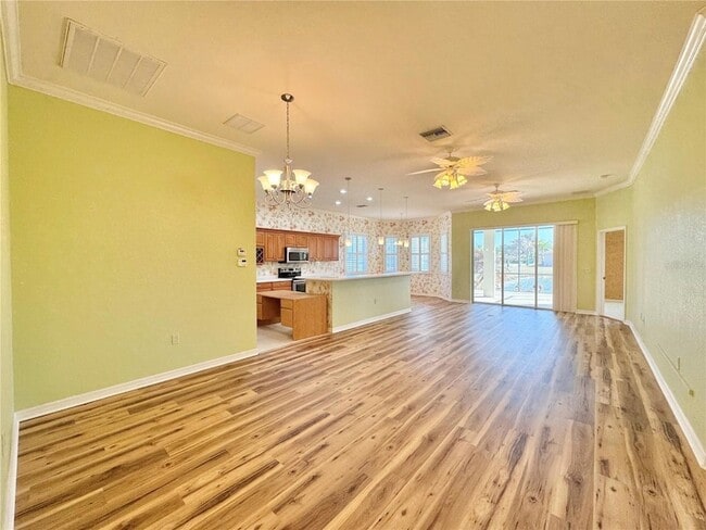 Photo - 2595 Salzburg Loop