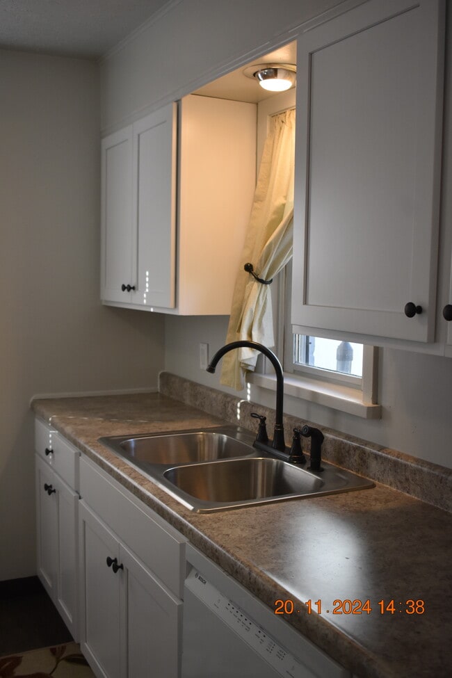 Photo - 6930 Western Ave
