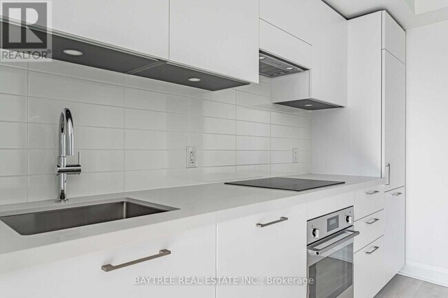 Photo - 33 Frederick Todd Wy Unit 310