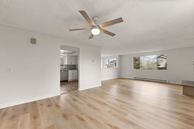 Photo - Charming 4 Bedroom 2 Bath single family house in Columbia City
