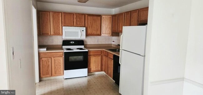 Photo - 1864 Gibson Rd