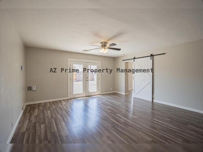 1907 W Denton Ln