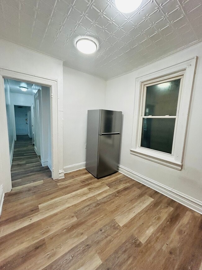 Photo - 2029 Ryer Ave Unit 2