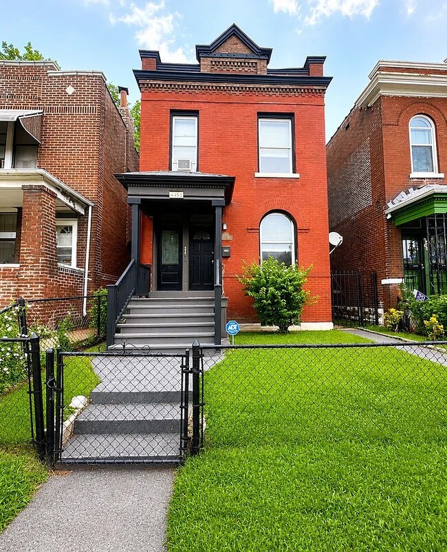 Building Photo - 4451 Oakland Ave