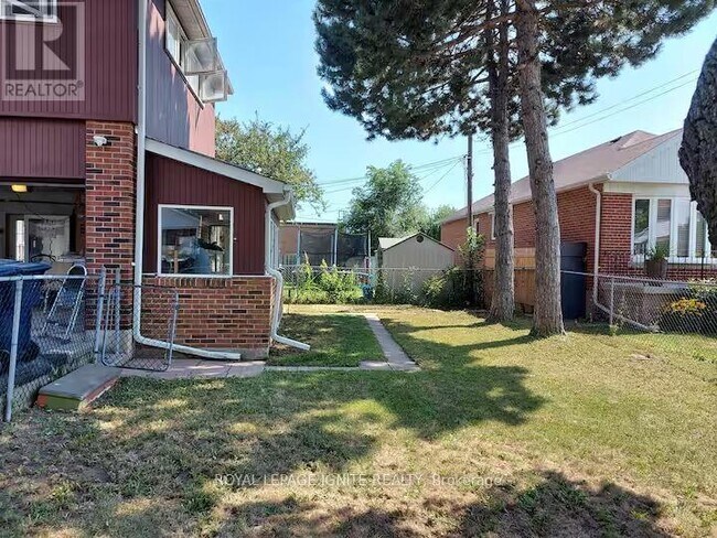 Photo - 2 Waringstown Dr