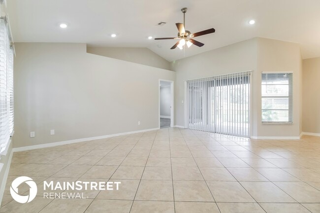 Building Photo - 8332 Caloosa Rd Rental