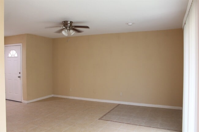 Photo - 16111 Aspenglenn Dr Unit 609