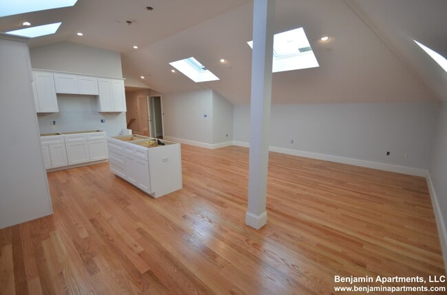 Photo - 18 Murdock St Unit 10
