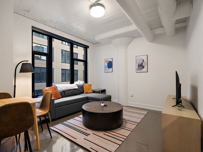 Building Photo - 608 N 3rd St Rental