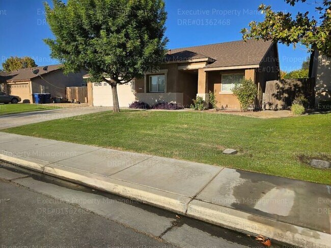 Photo - 4 bedroom/ 2 bathroom located in the South...