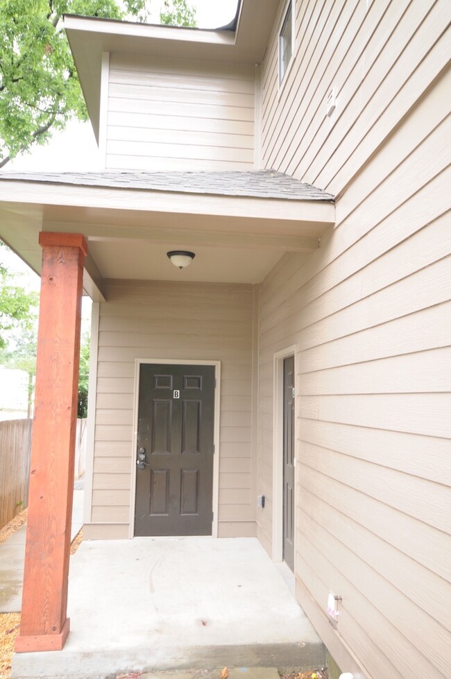 Building Photo - 497 Wesley Pl Unit 497 A-B Wesley Place - MARKETING