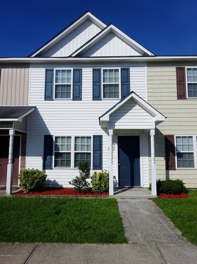 Photo - 2005 Grandeur Ave Townhome