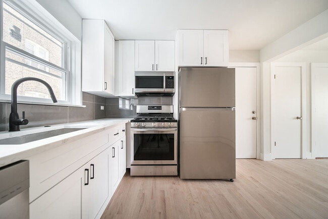 Photo - 5201 W Wellington Ave Unit 1E