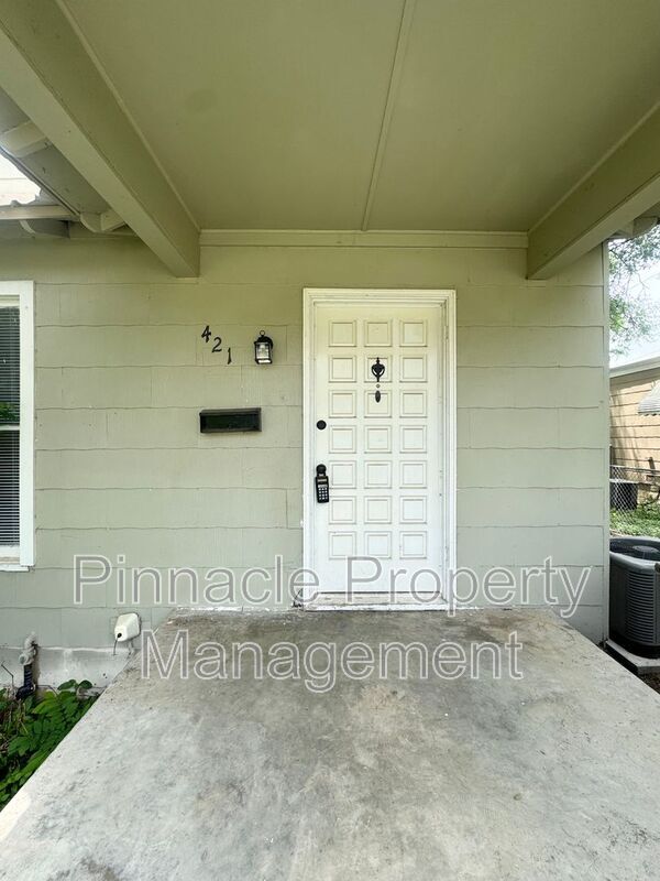 Photo - 421 S Van Buren St
