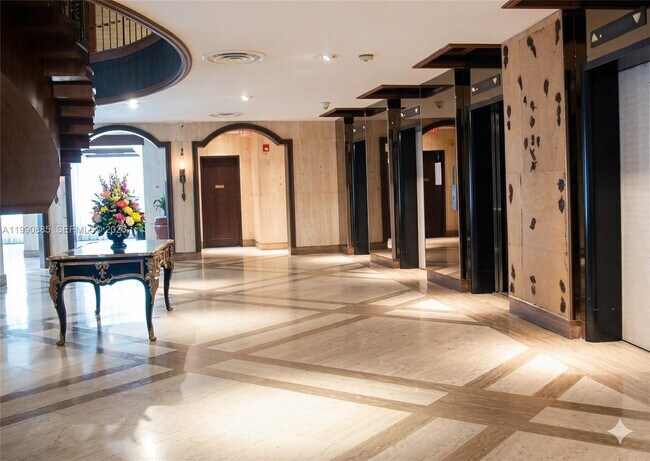 Photo - 6039 Collins Ave Unidad PH10