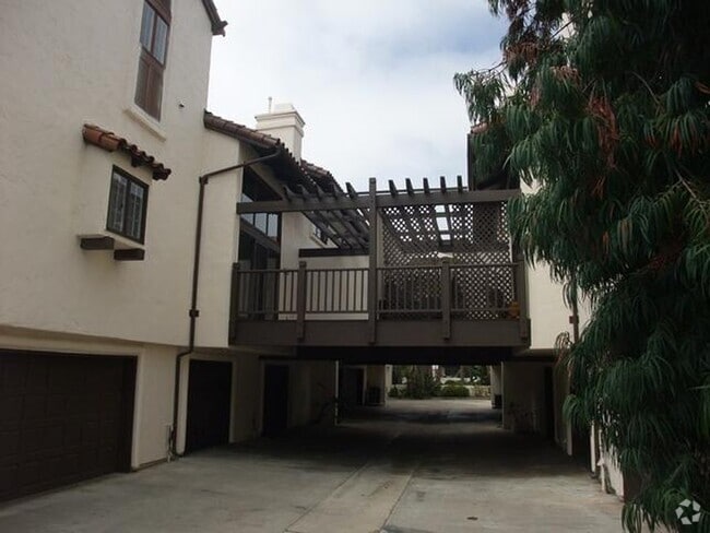 Building Photo - 8614 Villa La Jolla Dr Rental