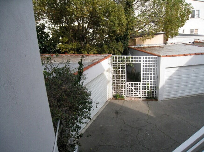 Photo - Becker Apartments