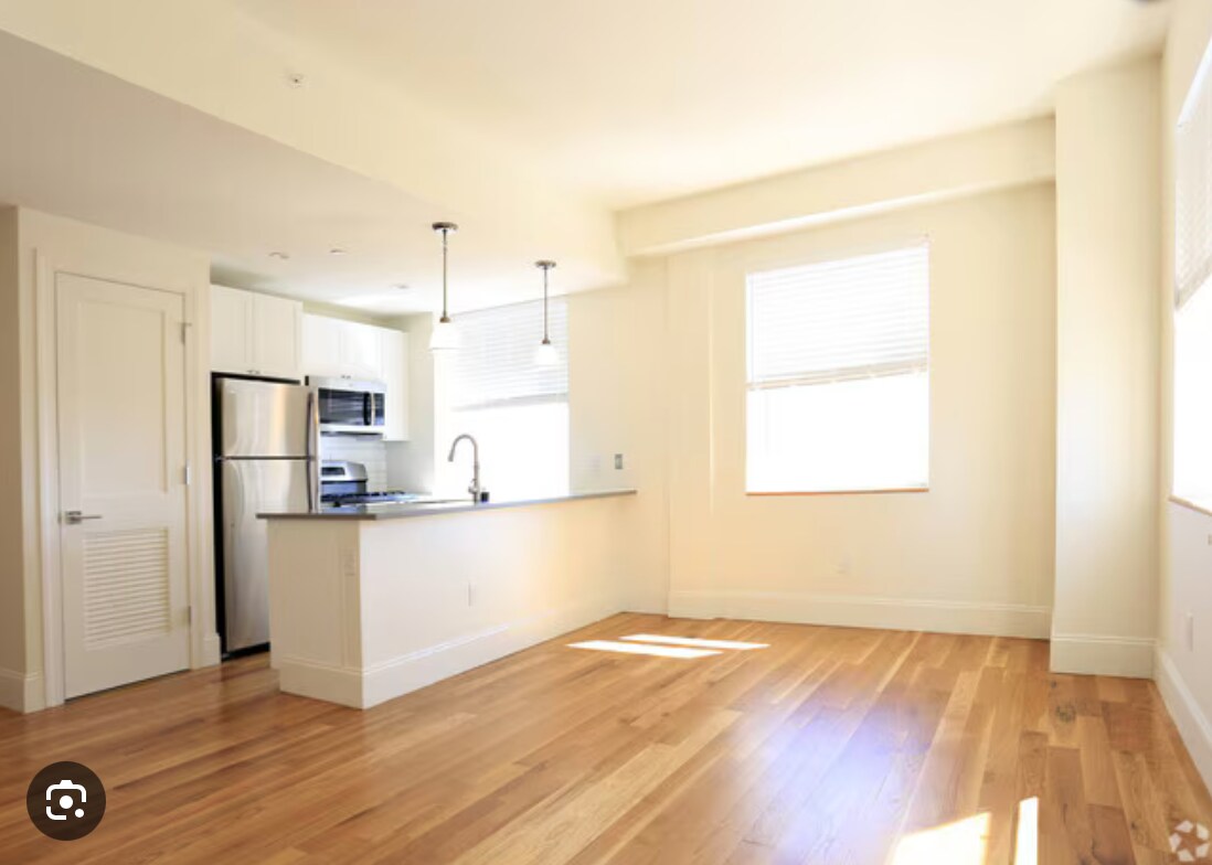 Photo - 17 Hurlburt St