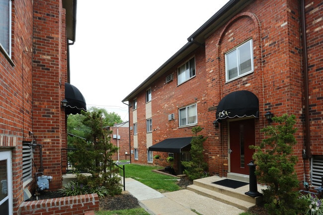 Photo - Presidential Square Apartments