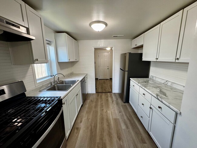 Photo - Newly Remodeled Home for Rent in Moline