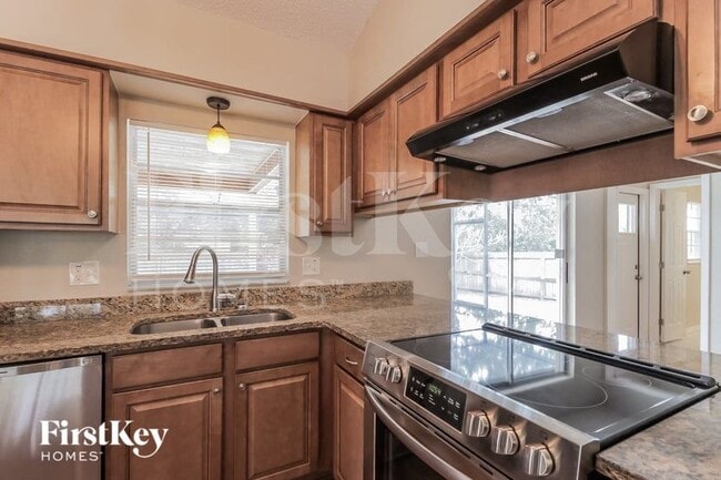 Photo - 1365 Lech Ave NW