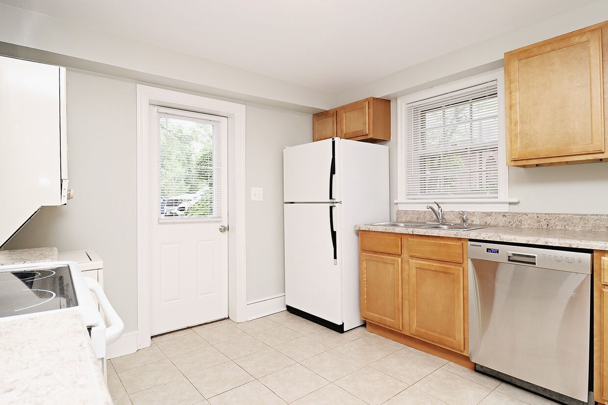 Spacious Fry's Spring Basement Apartment - Spacious Fry's Spring Basement Apartment