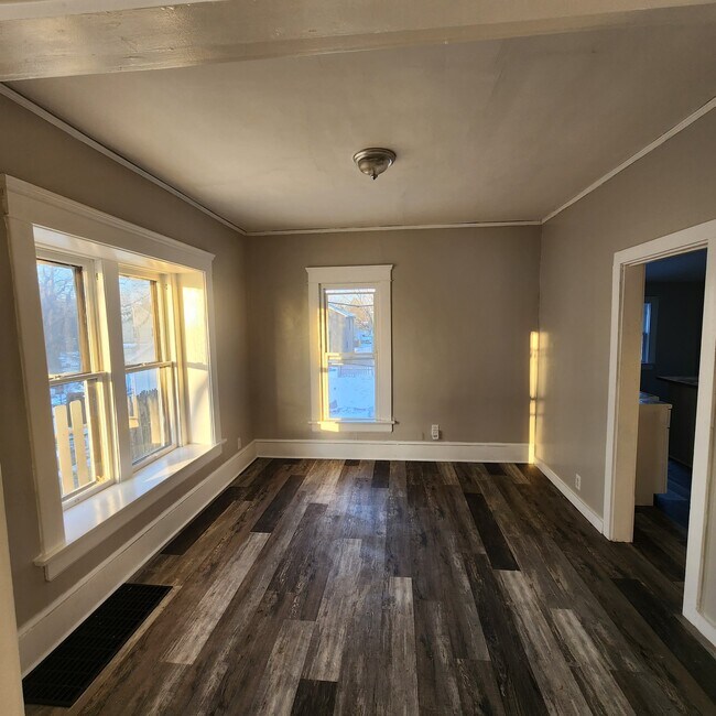 Photo - 1380 Moore St