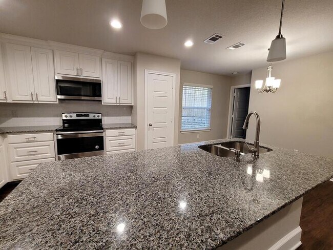 Photo - 19866 Meadow W Ln