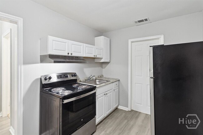 Photo - 1724 E 39th St