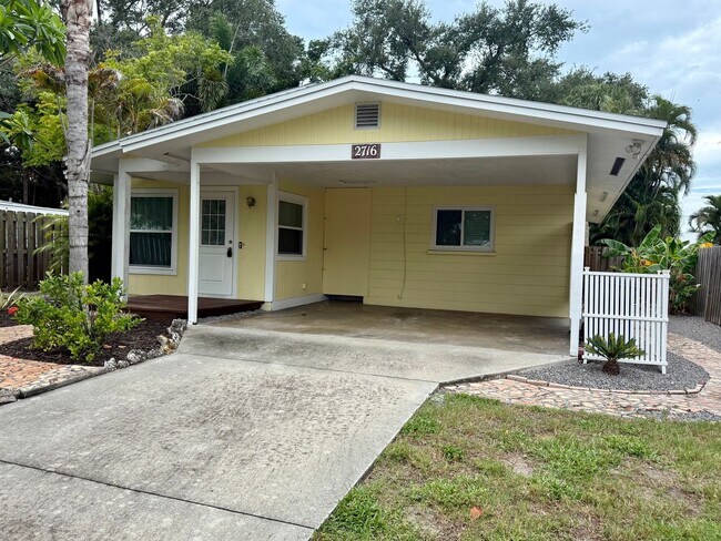 2716 Blossom Dr