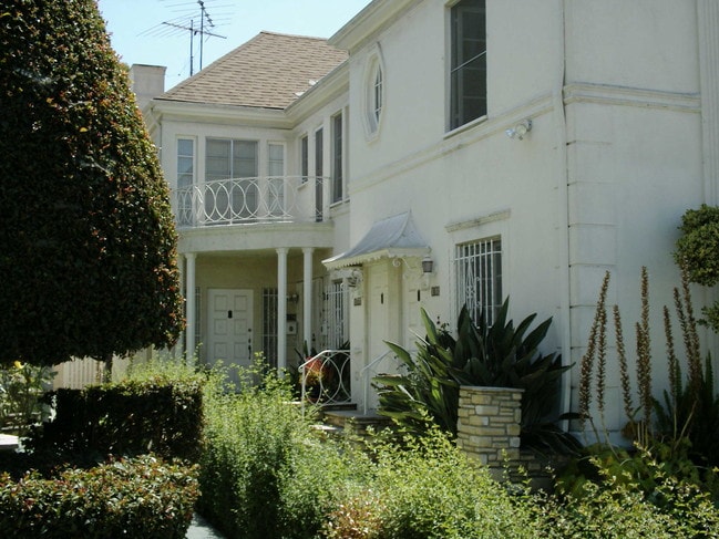 Building Photo - 6176 W Olympic Blvd Unit #70 Rental