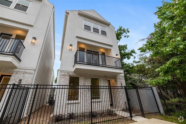 Building Photo - 4113 Austin St Rental
