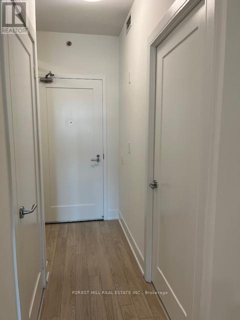 Photo - 310 Tweedsmuir Ave