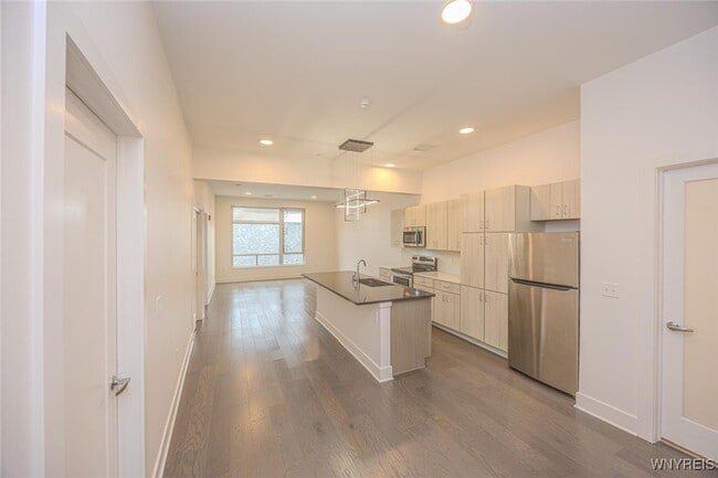 Building Photo - 1020 Elmwood Ave