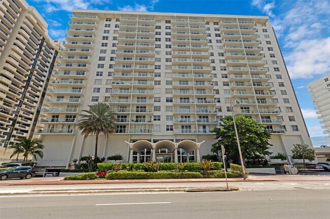 Photo - 5701 Collins Ave Unit 1611