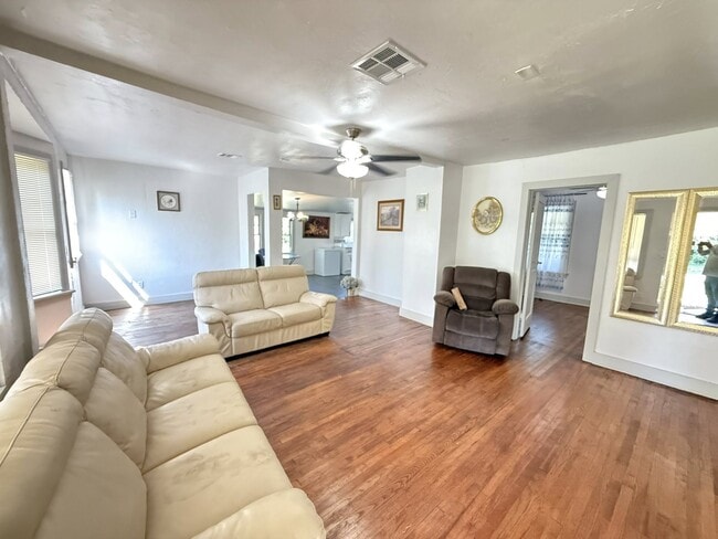 Photo - 1820 Overholser Dr Unit A