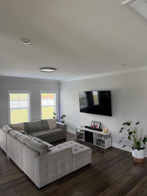 Photo - 402 Ravensworth Dr