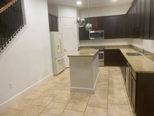 Photo - 2812 Plymouth PIace