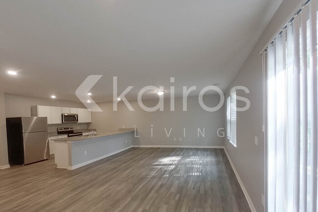 Photo - 2509 Upland Cir SE