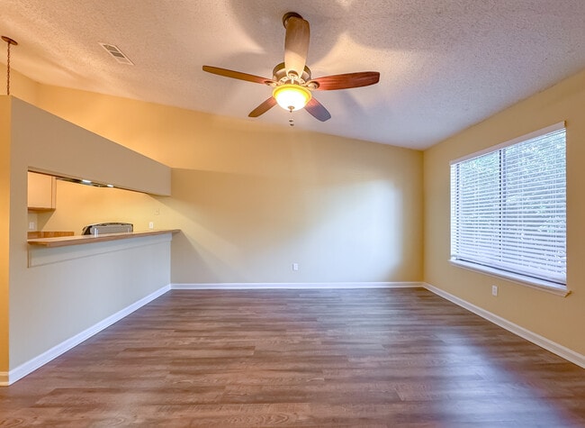 Photo - 1204 Hidden Pl