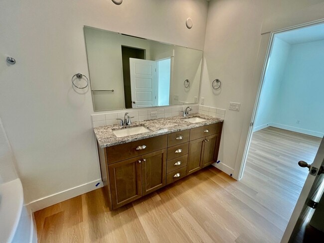 Photo - Beautiful 3 Bed 2 Bath Home with Community Pool: Available Now!!