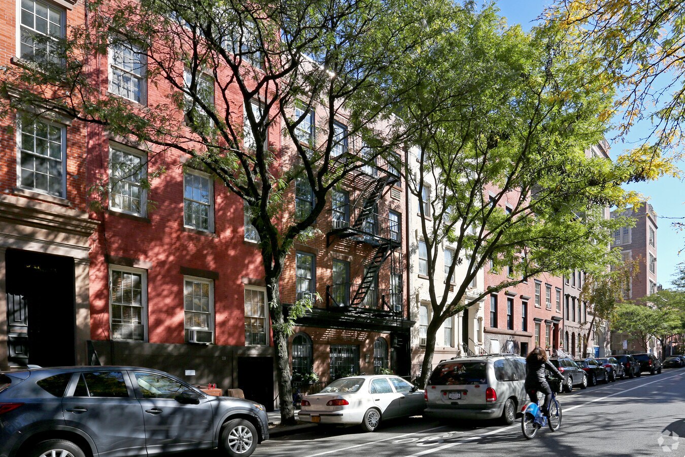 Photo - 337 W 20th St