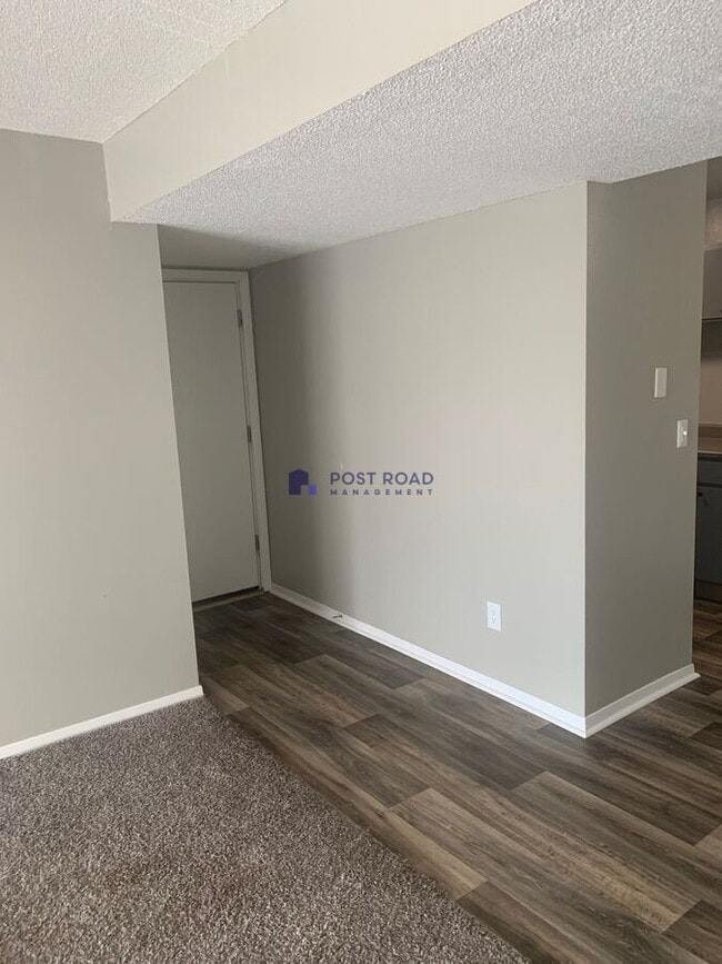 Photo - 2914 S Osage Ave Unidad 303